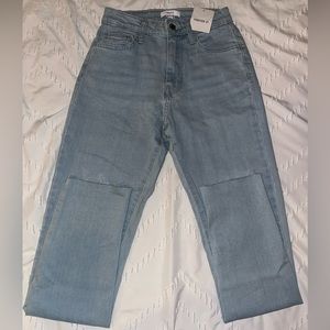Forever 21 high rise denim mom jeans, Size 24, Never worn, In good condition.